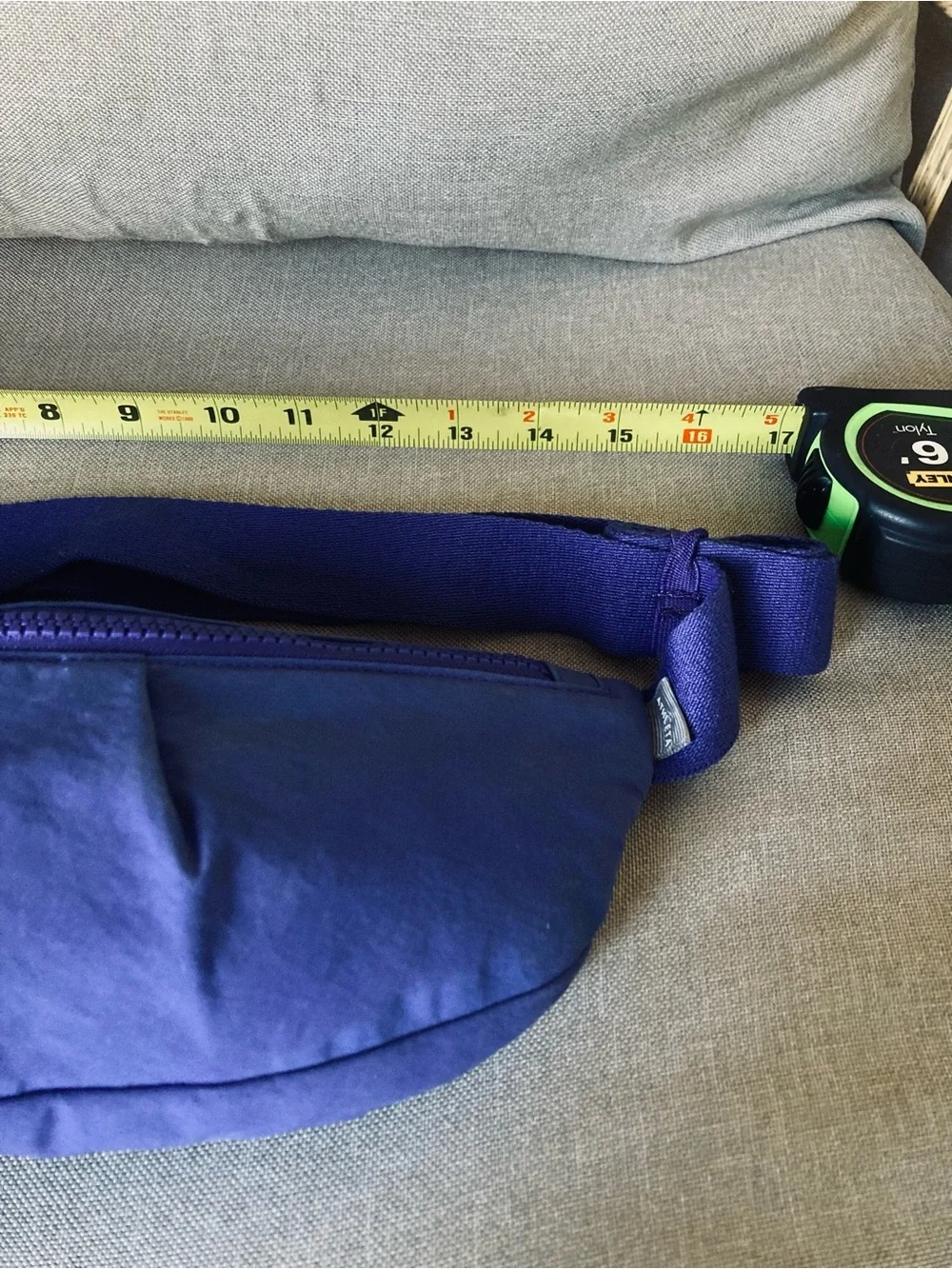 Athleta Kinetic Waist Bag Purple Crossbody Belt Bag Adjustable Nylon